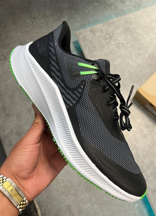 Nike Quest 3s - Black/Green