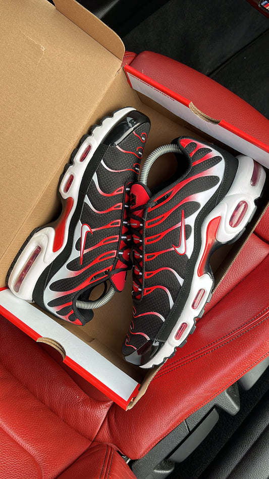 Nike TN - ‘Black/ University Red’