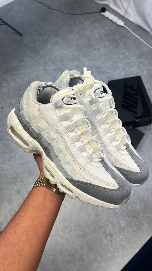 Nike Air Max 95’s QZ - Grey/White Glow In The Dark